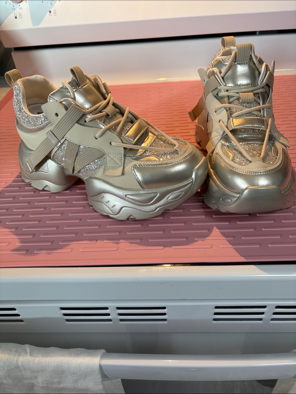 AZALEA WANG EMBELLISHED BEIGE W/GOLD ACCENT PLATFORM SNEAKERS 8